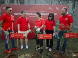 tanam pohon bersama pimpinan Genarali Indonesia
