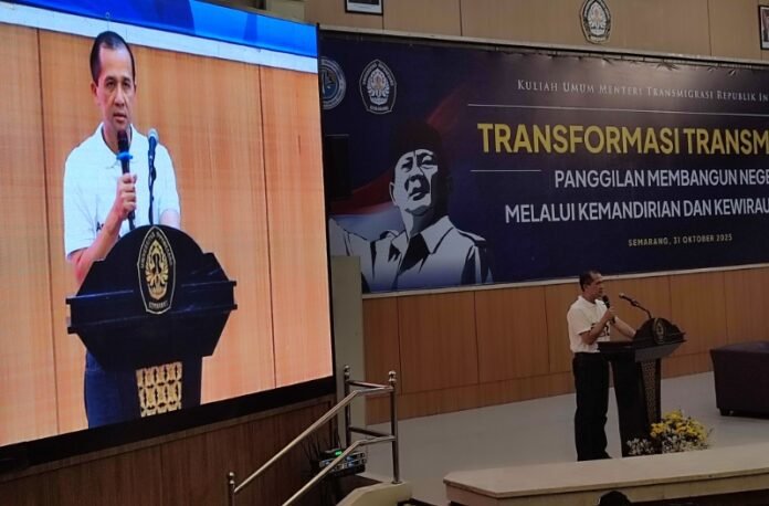 Menteri Transmigrasi Muhammad Iftitah Sulaiman Suryanagara