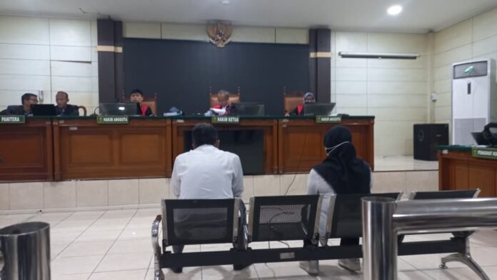 Sidang putusan Eks Staf Anestesi Universitas Diponegoro (Undip) Sri Maryani. (Foto : Dok Undip)