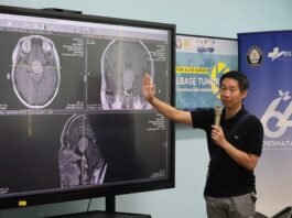Ahli Bedah Saraf Jepang Beri Kuliah Umum dan Live Surgery