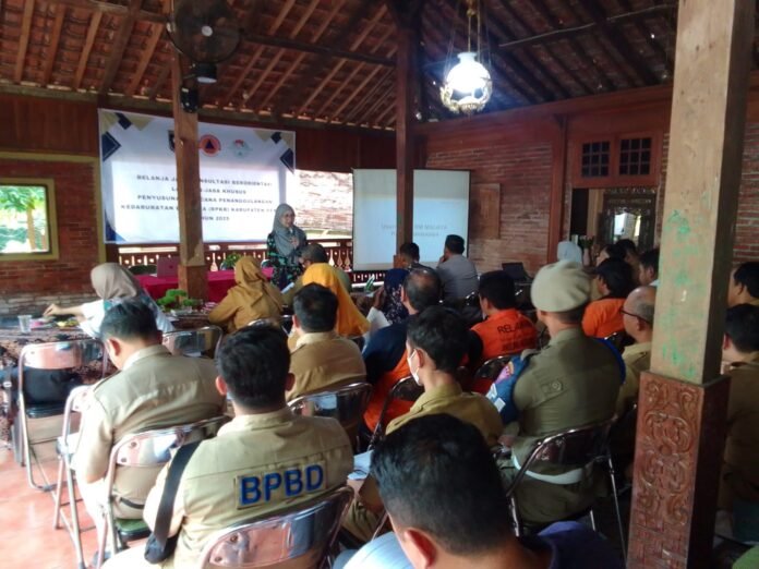 FGD Penyusunan Rencana Penanggulangan Kedaruratan Bencana (RPKB) Kabupaten Demak Tahun 2025 yang digelar BPBD Demak di RM Malaya, Senin (6/10/2025). (Foto : Sam)