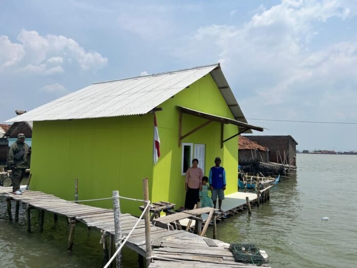 Warga Desa Timbulsloko, Kecamatan Sayung. (Foto : Sam)
