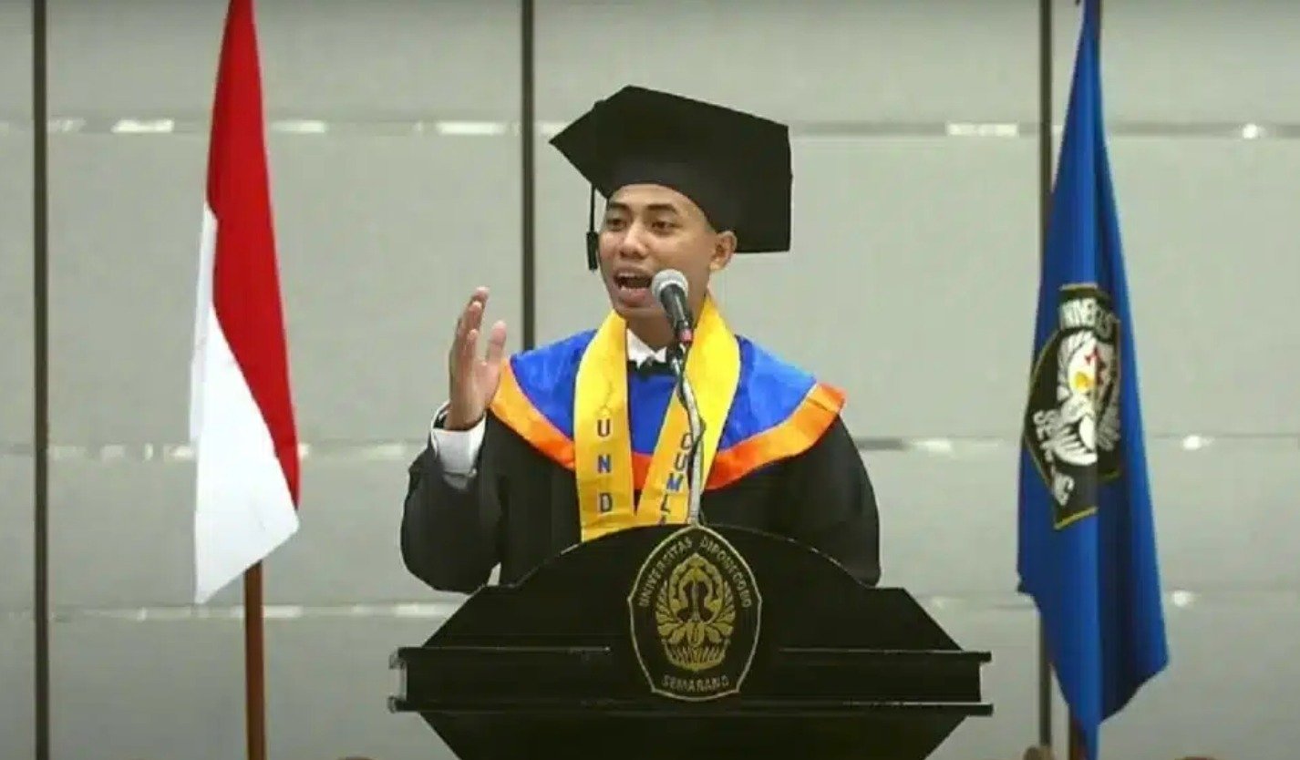 Undip Muhammad Khoiri, lulusan Ilmu Pemerintahan FISIP UNDIP. (Foto : Dok Undip)