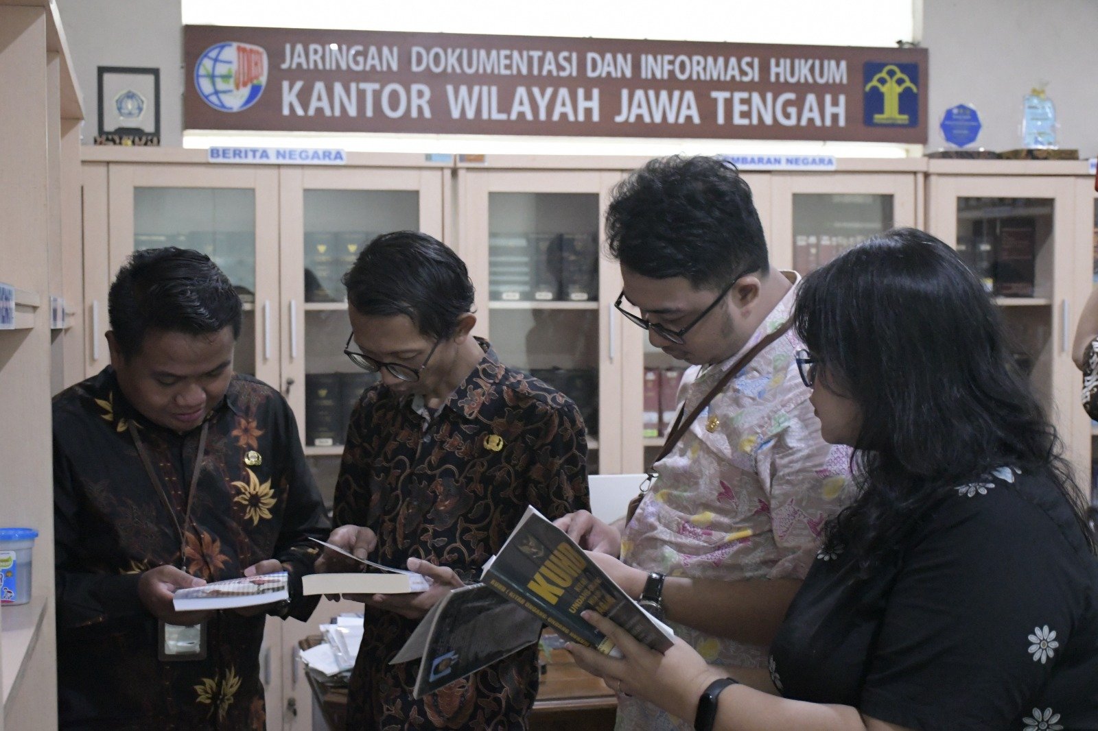 Bawaslu Studi ke Kantor Wilayah Kementerian Hukum (Kemenkum) Jawa Tengah pada Kamis (16/10/2025). (Foto : Dok Bawaslu