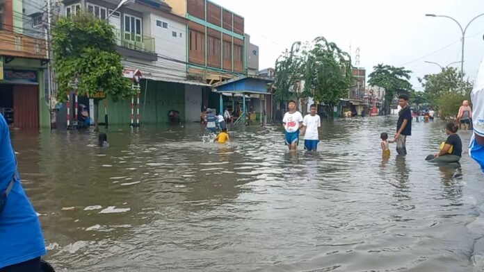 Banjir di Kota Semarang. (Foto:Kamal)