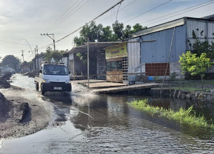 Banjir di Sayung Demak. (Foto : Sam)
