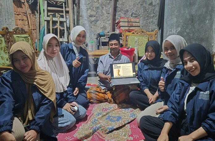 KKN UPGRIS Pelatihan Desain Canva