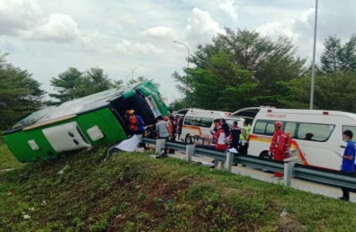 Kecelakaan Bus Rombongan Semarang