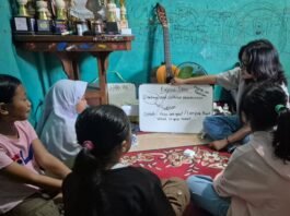 Mahasiswa KKN UPGRIS