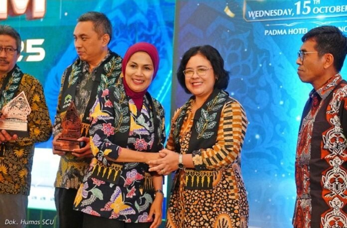 Wakil Rektor Bidang Akademik, Kemahasiswaan, dan Alumni (AKA) SCU, Prof. Berta Bekti Retnawati