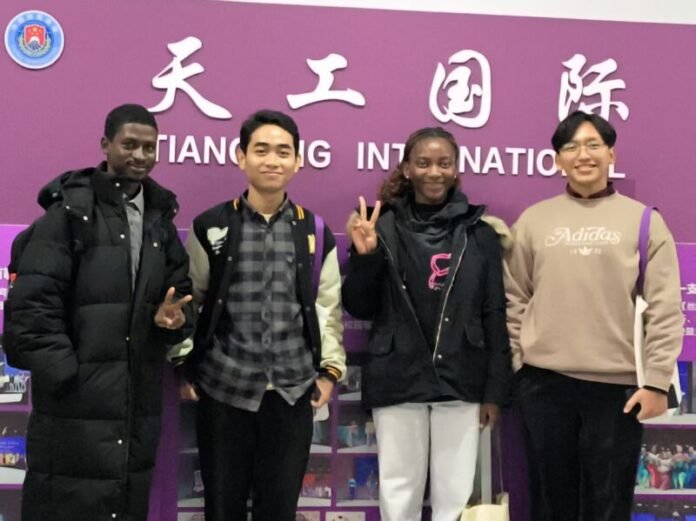 Dua mahasiswa dari Universitas Islam Negeri (UIN) Walisongo Semarang. (Foto : Dok UIN Walisongo Semarang)