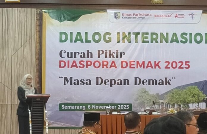 Dialog Internasional Curah Pikir Diaspora Demak 2025 bertema “Masa Depan Demak” yang digelar Dinas Pariwisata Kabupaten Demak di Hotel Gets Premiere Semarang, Kamis (6/11/2025). (Foto : Sam)