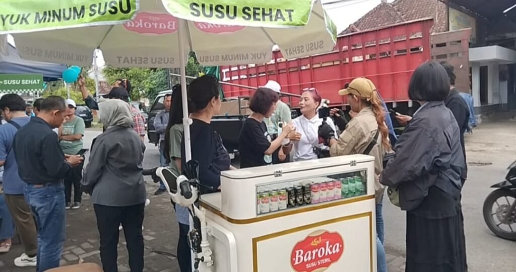 Gerobak Baroka Susu Keliling. (Foto : Iwan)