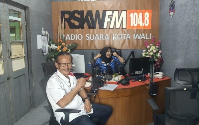 talkshow “Maju Bersama Olahraga” di Radio Suara Kota Wali 104.8 FM. (Foto:Sam)