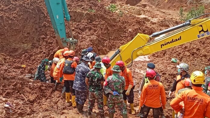 Desa Cibeunying Kecamatan Majenang Kabupaten Cilacap masih dilanjutkan, Selasa (18/11/2025). (Foto : Dok Basarnas)