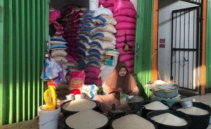 Harga kebutuhan pokok terpantau stabil, Senin (24/11/2025). (Foto:Sam)