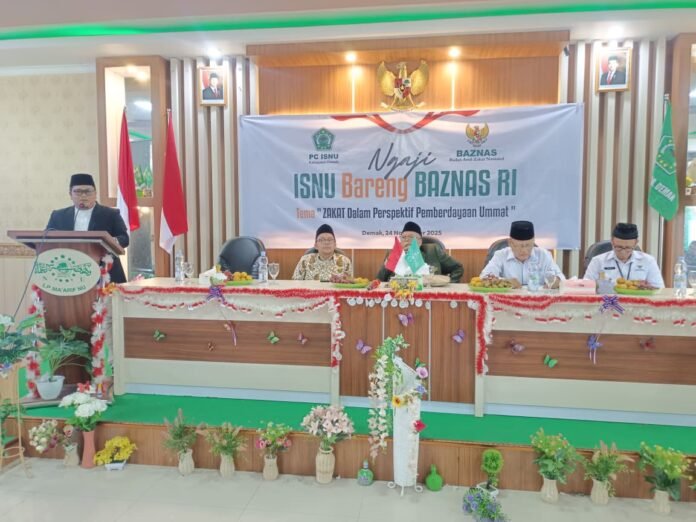 Penguatan peran zakat sebagai instrumen pemberdayaan umat di Aula LP Ma'arif Demak, Senin (24/11/2025). (Foto: Sam)