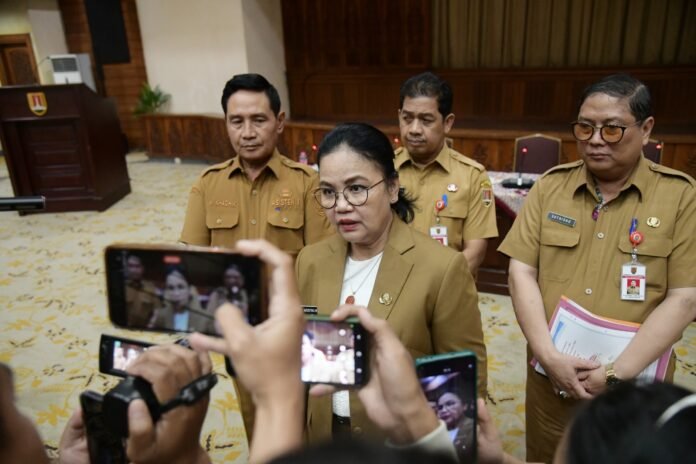 Agustina Wilujeng saat memberikan keterangan kepada wartawan. (Foto : Dok Pemkot Semarang)