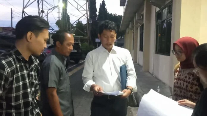 Aktivis Jawa Tengah yang ditangkap Polrestabes Semarang, Kamis (27/11/2025). (Foto:Muhammad Miftahul Kamal Annajib)