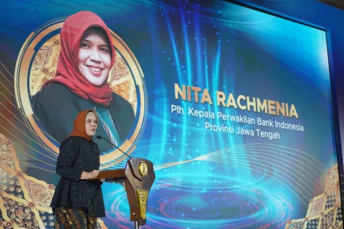 Nita Rachmenia memberikan paparan dalam Pertemuan Tahunan Bank Indonesia (PTBI) Jawa Tengah, Jumat (28/11/2025). (Foto : Dok Bank Indonesia)