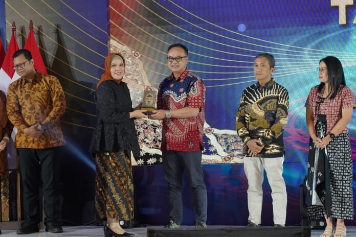 Pemenang nominasi dalam Award BI Jateng 2025 dalam acara Pertemuan Tahunan Bank Indonesia (PTBI) Jawa Tengah, Jumat (28/11/2025). (Foto : Dok Bank Indonesia)