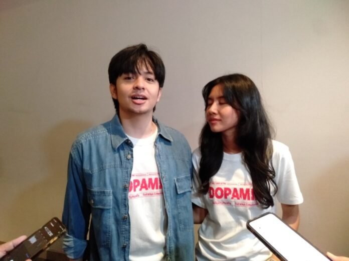 Angga Yunanda dan Shenina Cinnamon saat memberikan keterangan di Semarang, Sabtu (08/11/2025). (Foto : Dok JN)