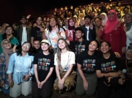 Mawar de Jongh saat berfoto bersama di DP Mall Semarang, Selasa (18/11/2025). (Foto : Dok JN)