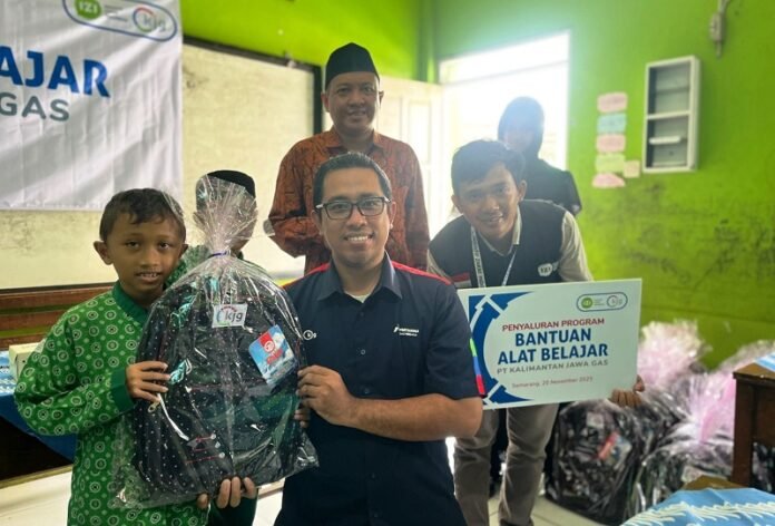 PT Kalimantas Gas salurkan paket belajar