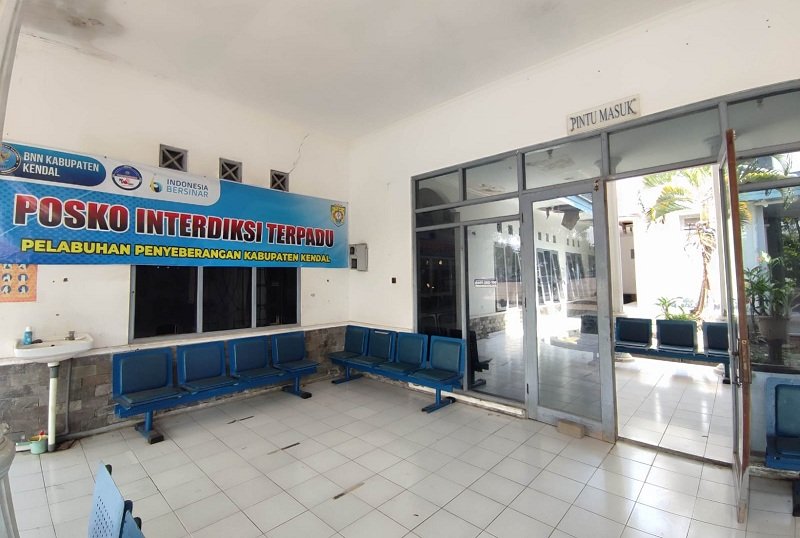 Pelabuhan Kendal Mangkrak