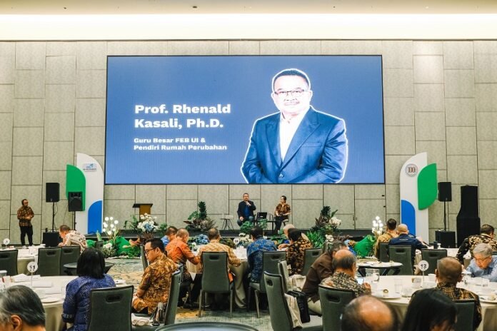 SMC RS Telogorejo menghadirkan Prof. Rhenald Kasali,
