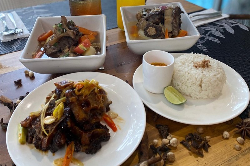 Sop Buntut Oak Tree Emerald Hotel & Conventions Semarang