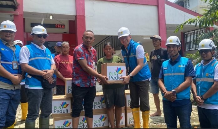 PLN up3 Semarang salurkan paket sembako