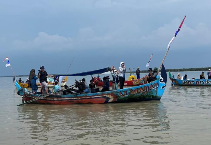 Penghentian proyek-proyek eksploitatif pesisir. (Foto: Sam)