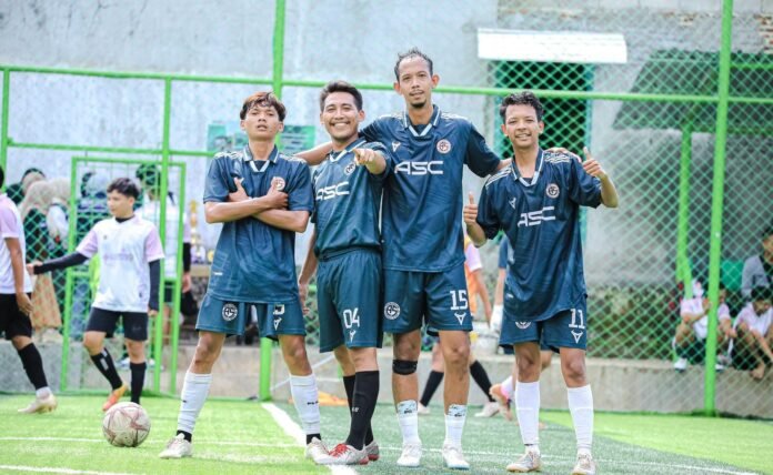 Kebonharjo Kabupaten Kendal berhasil menjadi juara umum dalam gelaran Potensi Mini Soccer Cup 2025 yang berlangsung di Green Mini Soccer belum lama ini, Senin (1/12/2025). (Foto : Arif)
