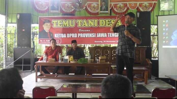 Sumanto Temu Tani di Desa Dawung, Kecamatan Matesih, Kabupaten Karanganyar, belum lama ini. (Foto : Dok DPRD Jateng)