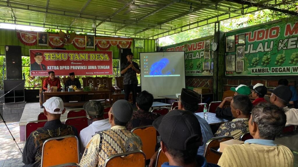 Temu Tani di Desa Dawung, Kecamatan Matesih, Kabupaten Karanganyar, belum lama ini. (Foto : Dok DPRD Jateng)