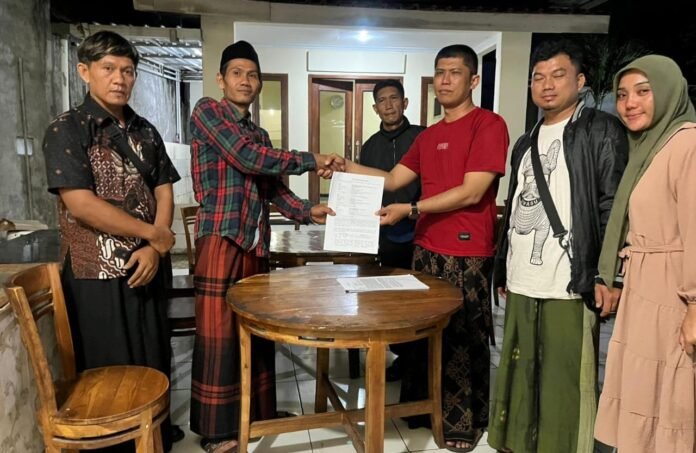Surat klarifikasi serta saling memaafkan atas insiden kesalahpahaman yang terjadi di Desa Kebonbatur, Mranggen, Demak. (Foto:Sam)