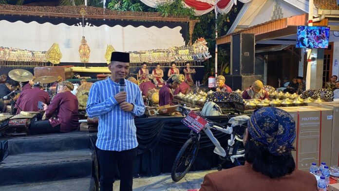 Pagelaran Seni Tradisional Wayang Kulit dengan Lakon Gatotkaca Winisuda di Desa Jati, Kecamatan Jaten, Kabupaten Karanganyar, belum lama ini. (Foto : Dok DPRD JATENG)