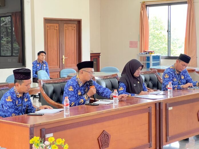 BKPSDM Kabupaten Demak berfoto bersama usai mengikuti tahapan depth interview Bangkom Jateng Awards 2025 di BPSDMD Provinsi Jawa Tengah, Semarang. (Foto:Sam)