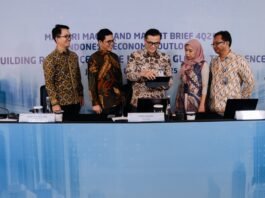Andry Asmoro dalam Macro Economic Outlook 4Q2025, Senin (3/12/2025). (Foto : Dok Bank Mandiri)