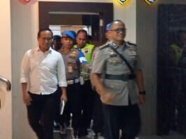 AKBP Basuki saat keluar dari sidang Komisi Kode Etik Polri (KKEP) di Polda Jateng, Rabu (3/12/2025). (Foto:Kamal)