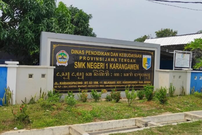 Keluhan wali murid terkait dugaan biaya seragam sekolah hingga Rp 2 juta. (Foto:Sam)