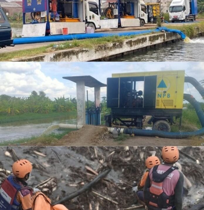 Jenazah korban terlihat tersangkut di tumpukan sampah Bendungan Guntur sebelum dievakuasi oleh petugas, Kamis (11/12/2025). (Foto:Sam)