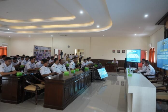 Suasana kegiatan Evaluasi Tim Tanggap Insiden Siber (TTIS) dan Sosialisasi Keamanan Informasi yang diikuti admin website dan aplikasi OPD Kabupaten Demak di Aula DPMPTSP. (Foto:Sam)