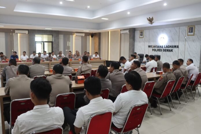 Kapolres Demak AKBP Ari Cahya Nugraha mengimbau pengetatan seleksi pengemudi SPPG demi mencegah insiden serupa seperti di Jakarta Utara, Kamis (11/12/2025). (Foto:Sam)