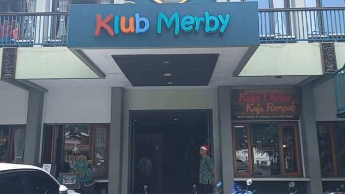 Kedai Dhahar unit usaha kuliner Klub Merby di Jalan MT Haryono, Kota Semarang. (Foto:Kamal)