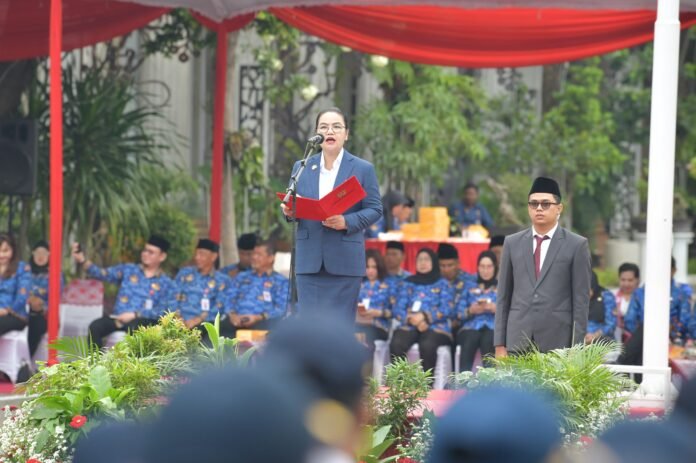 Wali Kota Semarang Agustina Peringatan ke-77 Hari Bela Negara di Halaman Balai Kota Semarang, Jumat (19/12/2025). (Foto : Dok Pemkot Semarang)