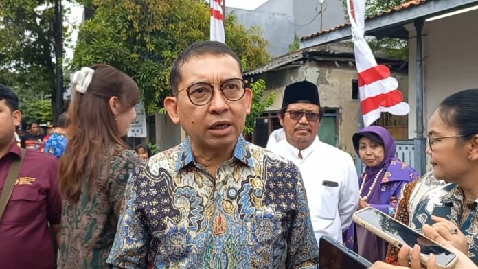 Menteri Kebudayaan Republik Indonesia (RI) Fadli Zon saat di kota Semarang, Jumat (19/12/2025). (Foto:Kamal)