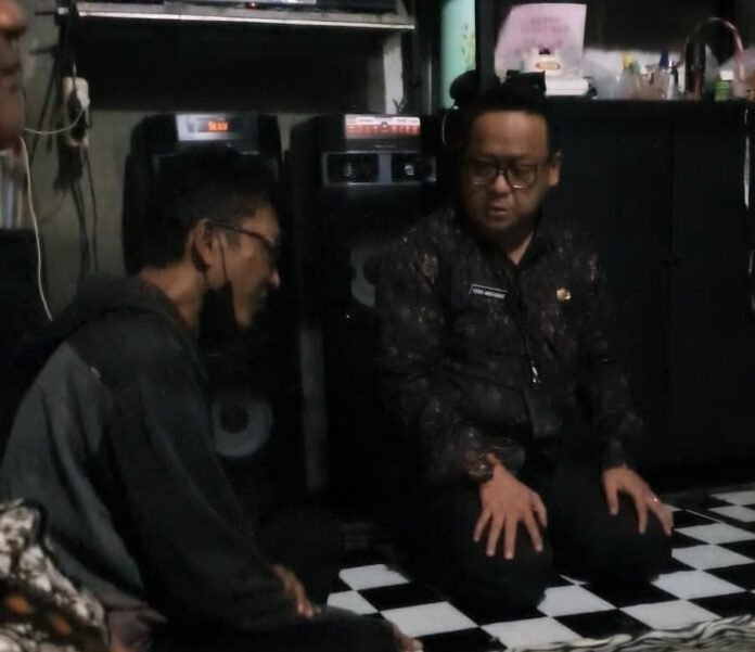 Kepala Dinas Pekerjaan Umum Kota Semarang Suwarto menyampaikan permohonan maaf atas insiden yang melibatkan Truk Tangki Air Dinas Pekerjaan Umum dengan seorang pengemudi bentor (becak motor), yang terjadi pada Selasa (23/12/2025). (Foto : Dok Pemkot Semarang)