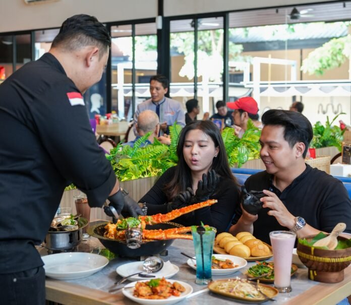 Alaska King Crab di Kurnia Seafood Semarang. (Foto : Dok Kurnia Seafood)